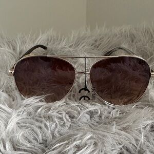 Aviator Sunglasses with Brown Gradient Lenses